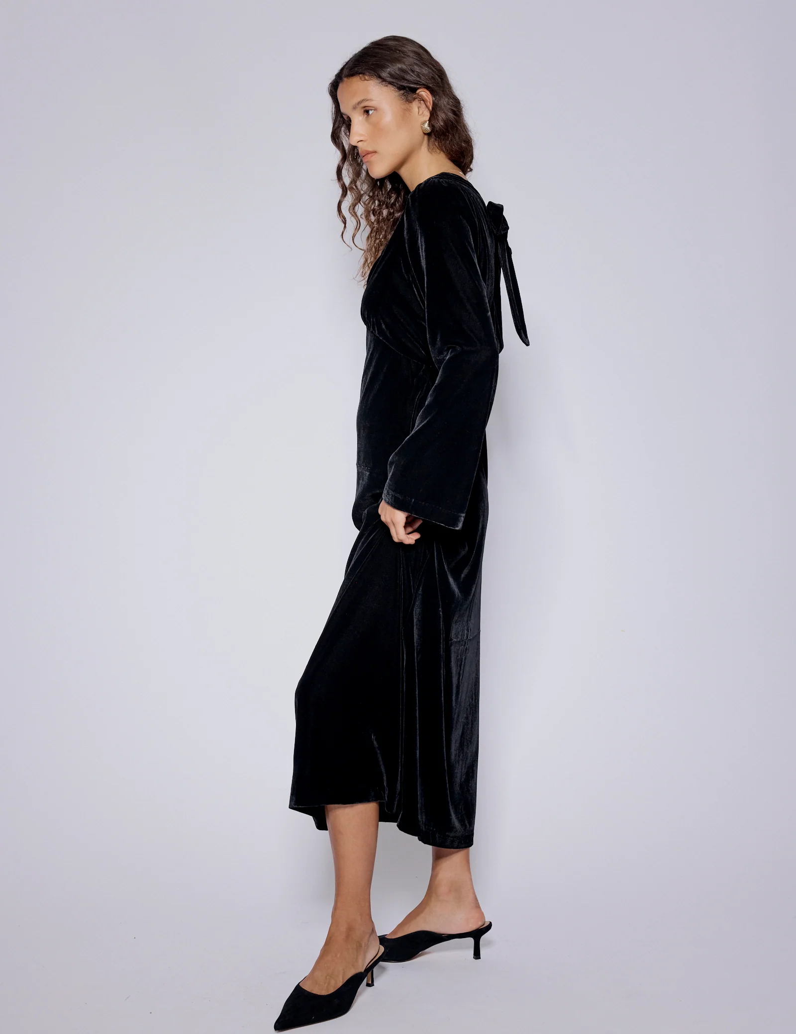 Black Velvet Long Sleeve Josie Midi Dress - Image 4
