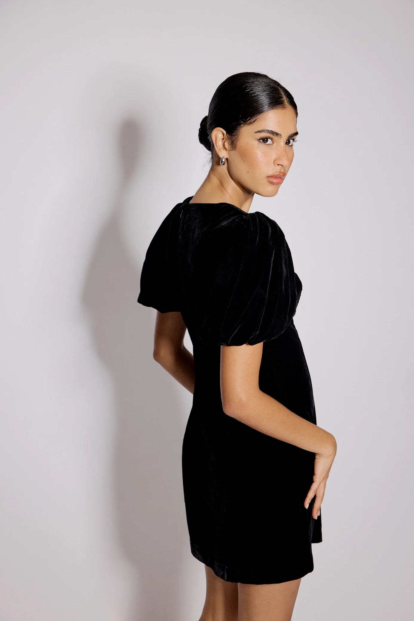 Black Velvet Puff Sleeve Boston Mini Shift Dress - Image 5